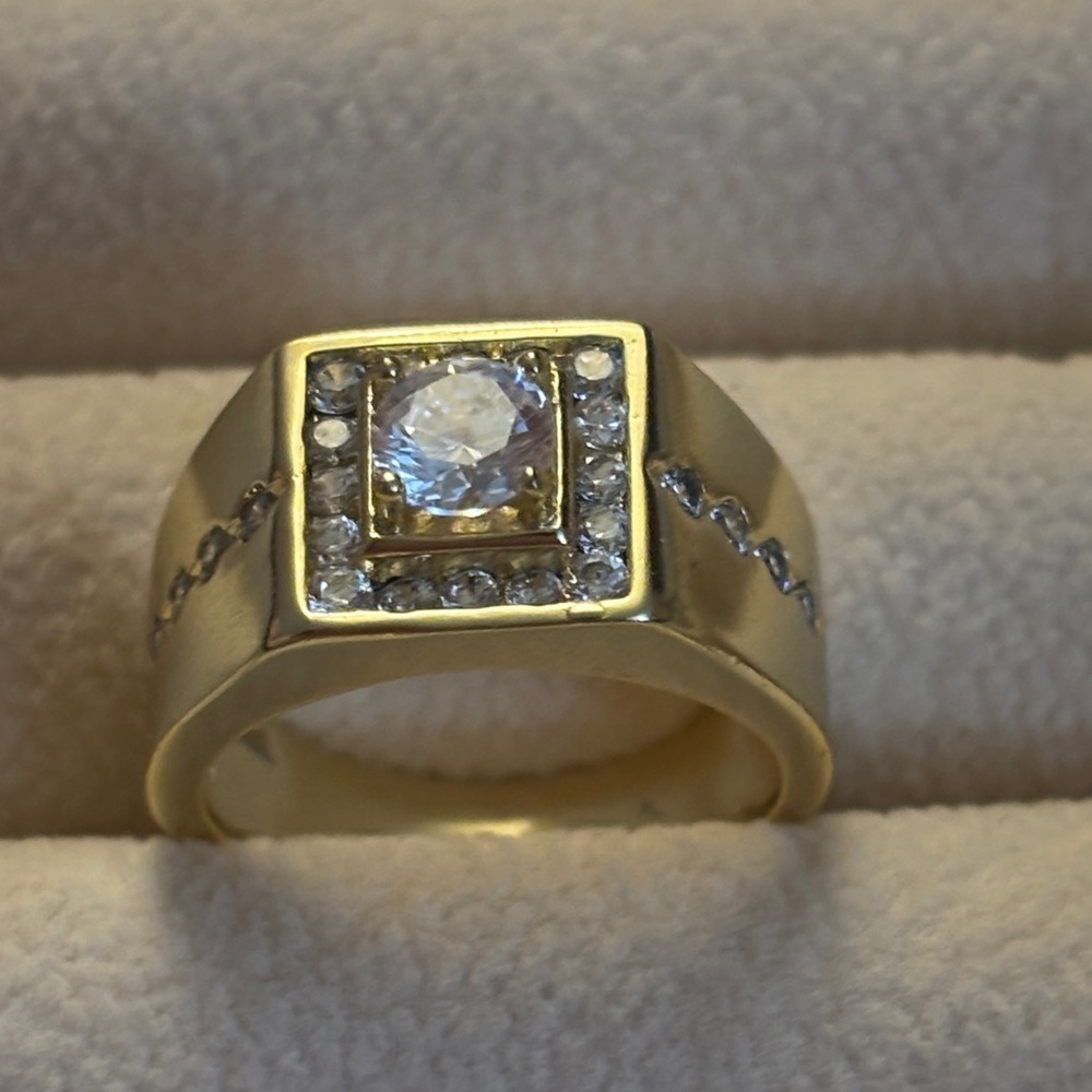 Elegant rhinestone ring 14k gold plated new